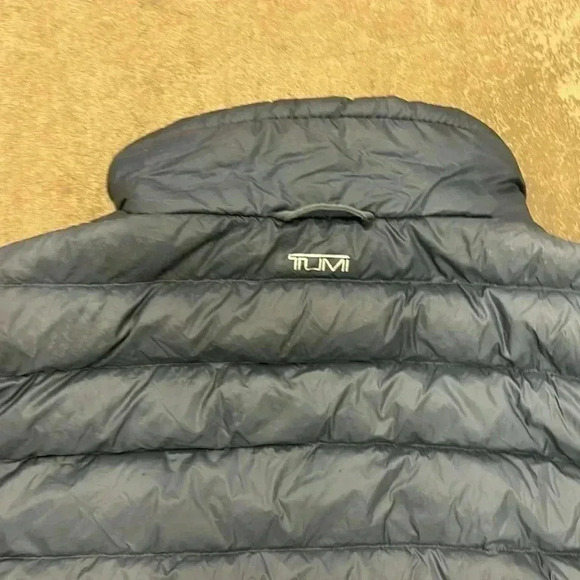 Tumi down puffer vest - Picture 6 of 11